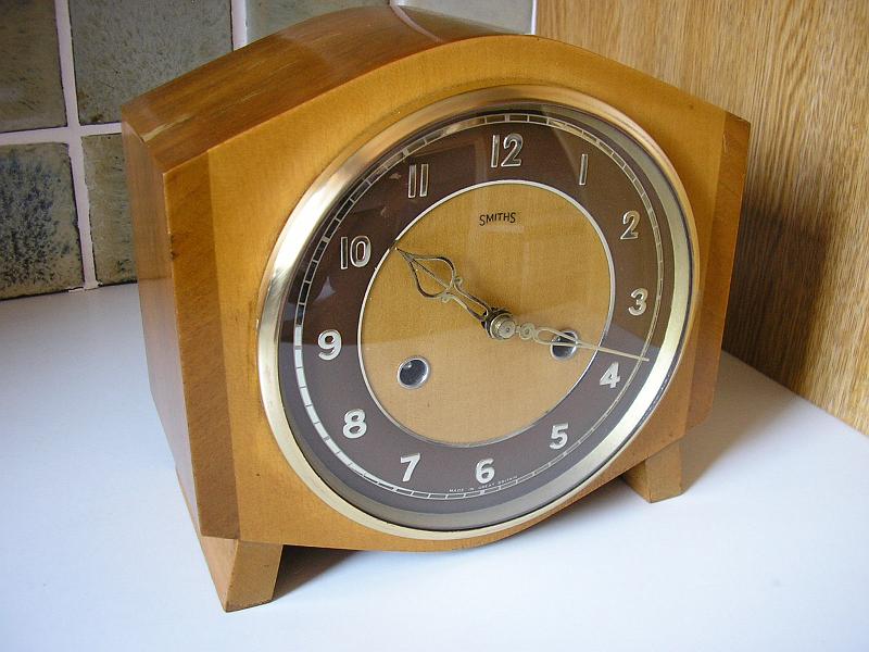 Smiths Platform.JPG - A nice example of a classic Smiths using a Floating Balance Movement. Cleaned & serviced.